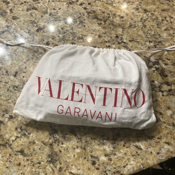 VALENTINO Rockstud Calfskin Wallet on Chain - Picture 8 of 11